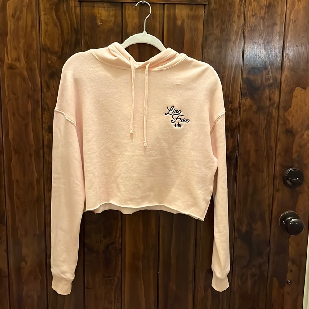 Live Free cropped hoodie